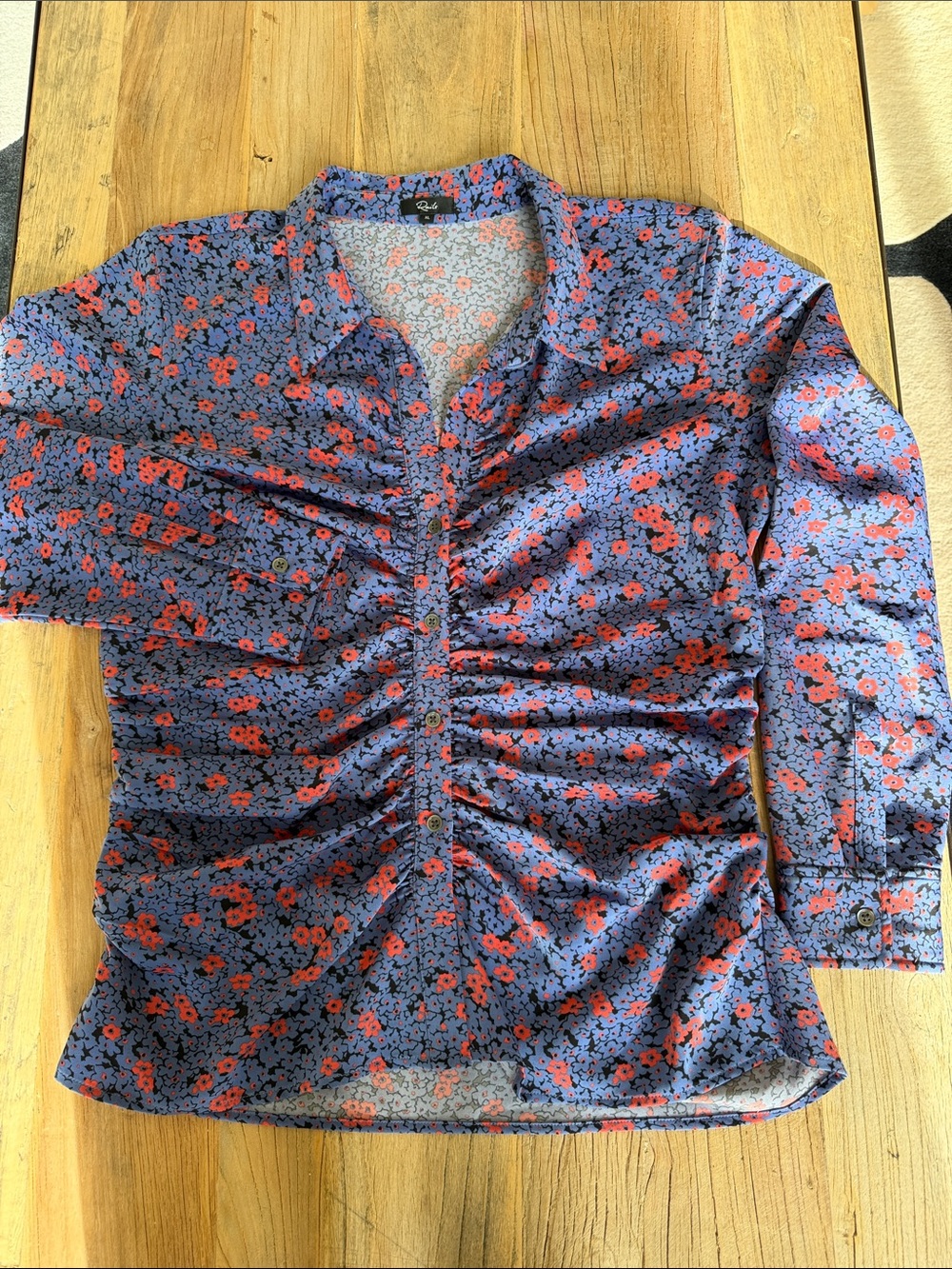 Flattering and soft Floral Button-Up Ruched Blouse in violet & coral